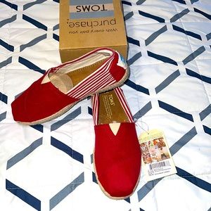 Toms Men Classic University Red Rope Sole size 7